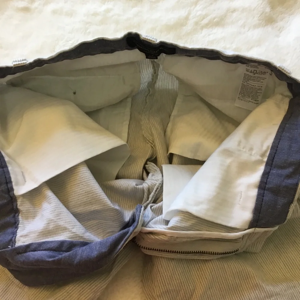 Banana Republic Light Gray Seersucker Aiden Shorts